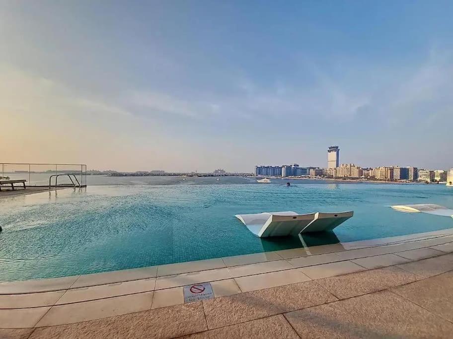 Stylish And Spacious L Beach Access L Fits 4 Apartment Dubai Exterior photo